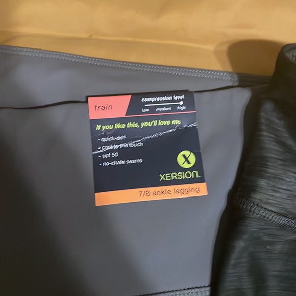 Workout gear/leggings - Picture 7 of 7